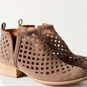 Jeffrey Campbell “Taggart” Beige Suede Ankle Boots